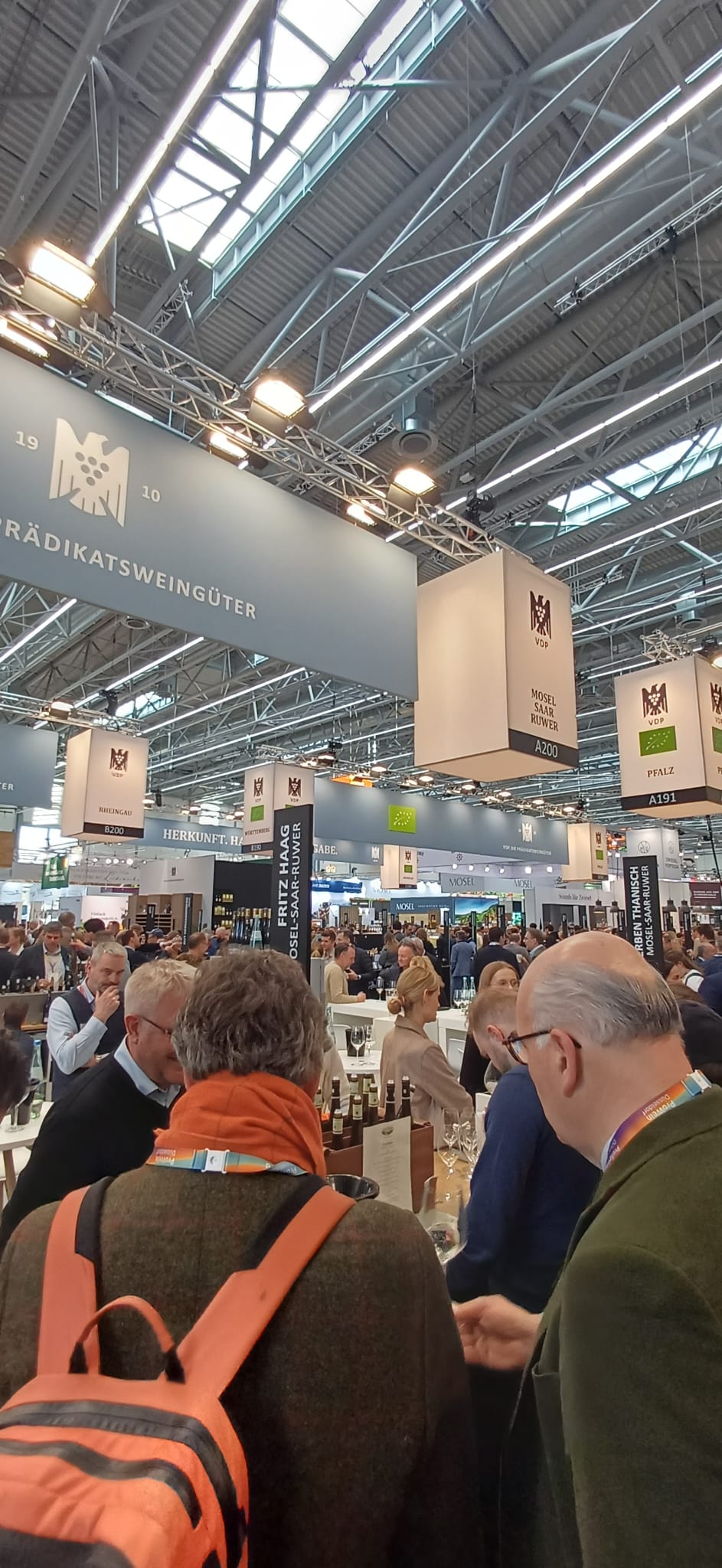 ProWein 2026 VDP 전시장 내부와 방문객